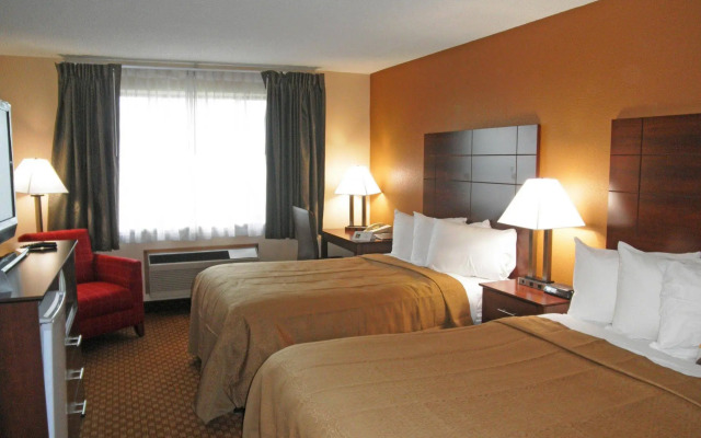 Super 8 by Wyndham Sturtevant/Racine