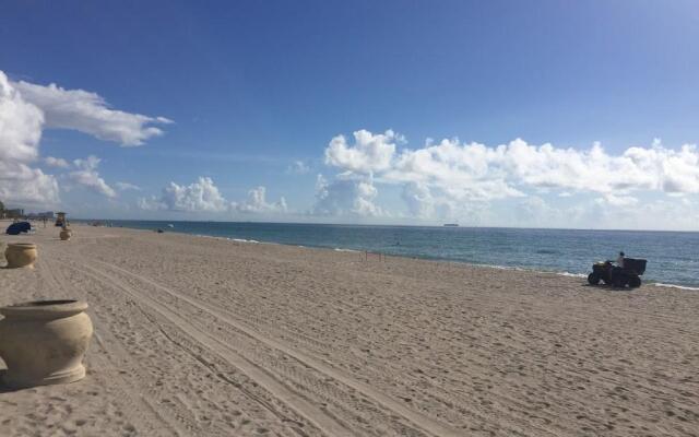 657 Apartment Hollywood Beach