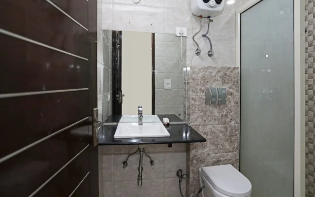 The Signature Hotel By OYO Rooms