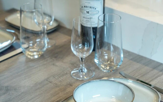 Elegant houseboat near Canary Wharf