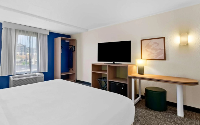Spark by Hilton Daleville Roanoke North