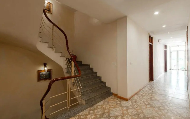 OYO 472 Lenka Hotel