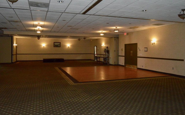 Mystic River Hotel & Suites Near Casinos