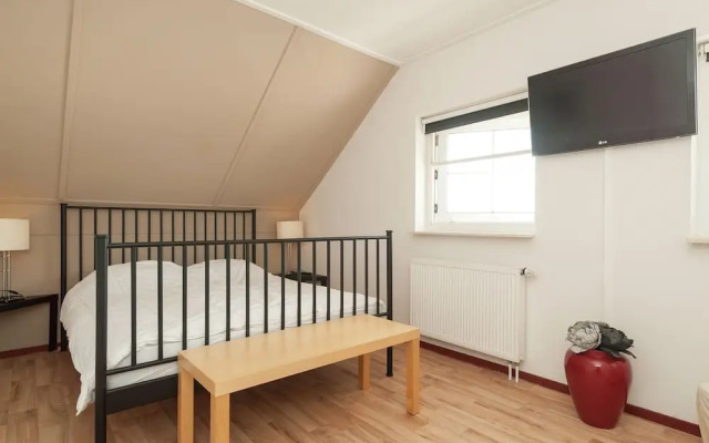 Boathouse Villa Near Stavoren With View