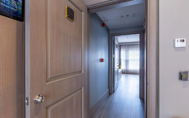 Seraglio Hotel & Suites