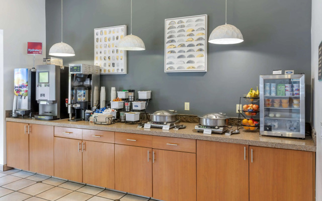 Best Western Plus Cottontree Inn