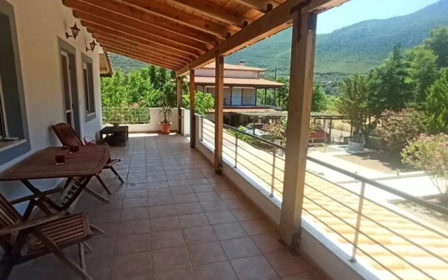 Seaside House in Psatha