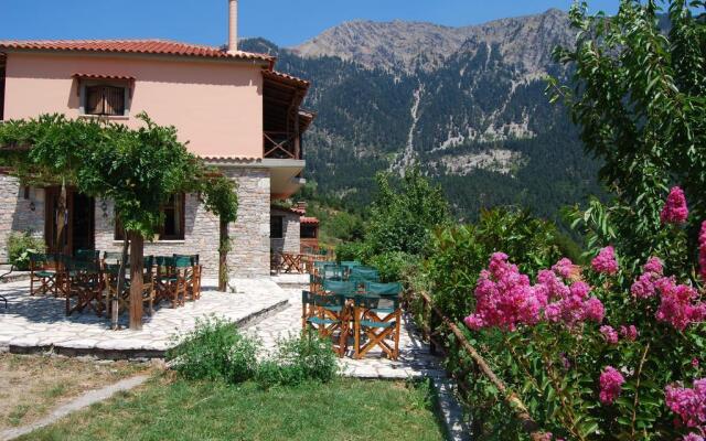 Dryades Guesthouse