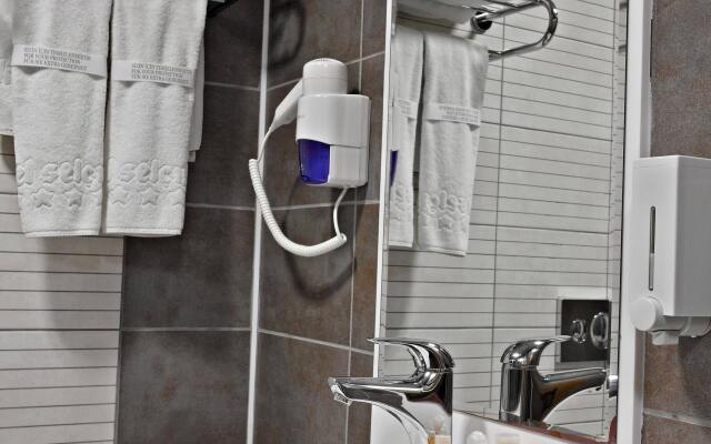 Selcuk Hotel Sems-i Tebrizi