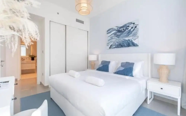 Beachfront - Palm Views & Private Beach