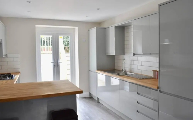 Spacious 4 Bedroom Flat in Central Brighton