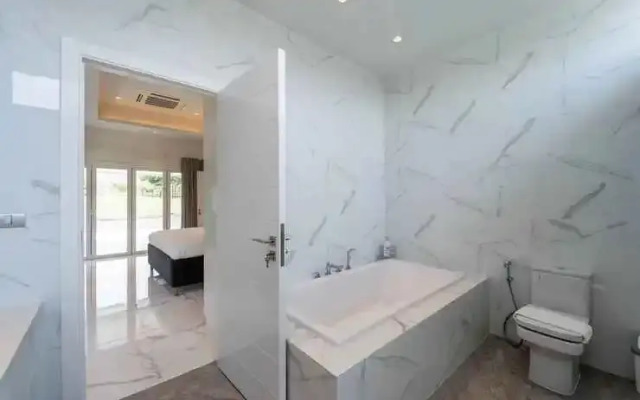 High-End Villa on Golf Course -BMG3