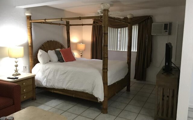Courtyard Villa Hotel