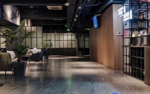 X Hotel