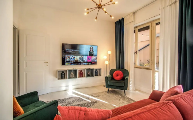 White Mirror  Apartment