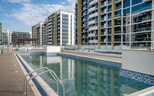 Modern studio in Azizi Riviera