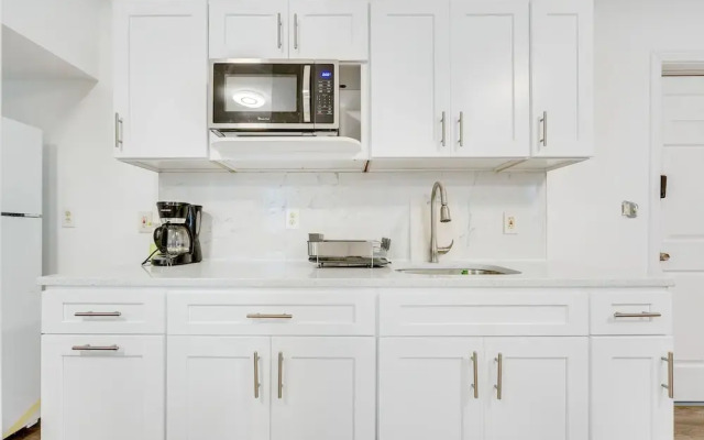 Ludlow Townhome: 3 Mi to Okemo Mountain!