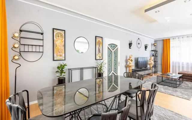 Spacious Apartment on Bagdat Street Kadikoy