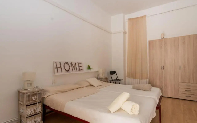 Big Flat at center of Valencia. WIFI