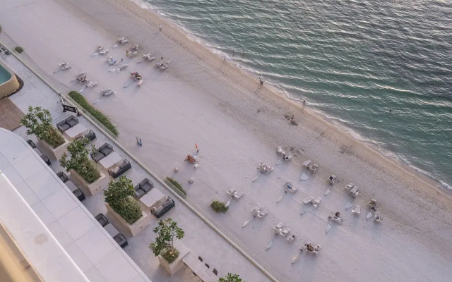 Grand Marina Bleu I Private Beach & Views I PS5 I Infinity Pool I by Skyline Serenity