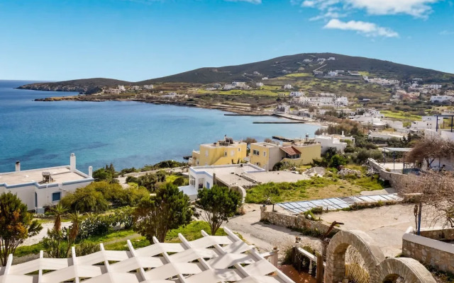 Pretty Holiday Home in Syros near Sea