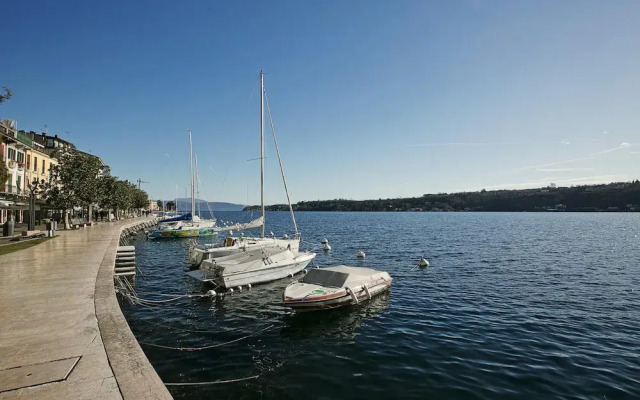 Rossella Lake View in Salo
