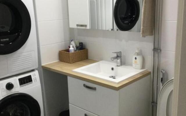 2 rooms, in front of the sea, free parking