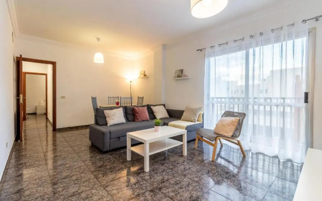 Flatguest Cicer - 3bdr + Balcony + Beach