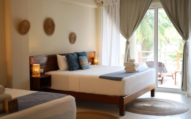 Noah Beach Hotel & Suites