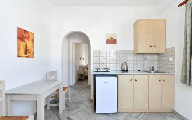 Hara Studios and Apartments