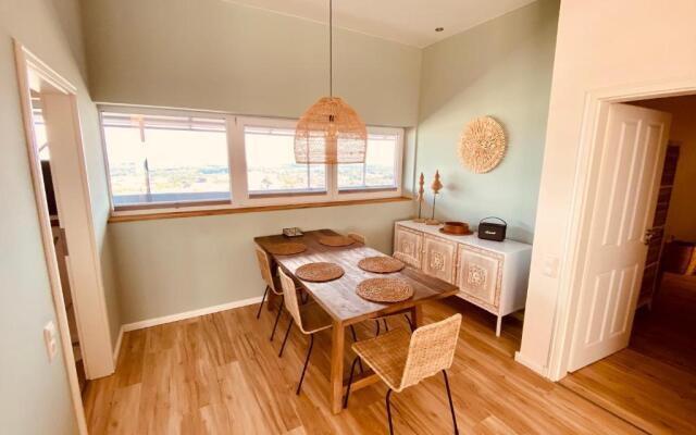 COAST HOUSE Sky Suite