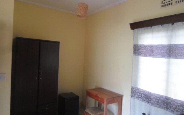 Tarn Hut Resort