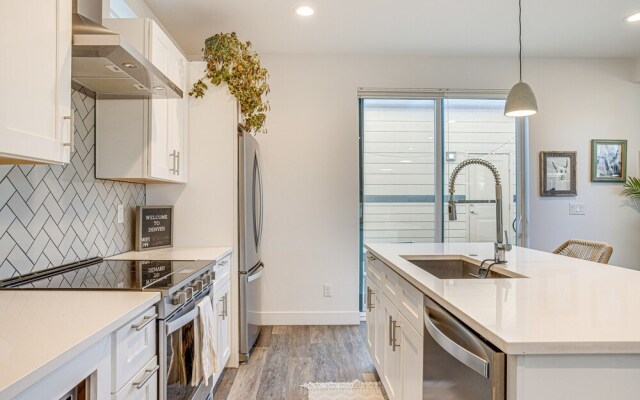 Modern Denver Vacation Rental W/ Rooftop Deck!