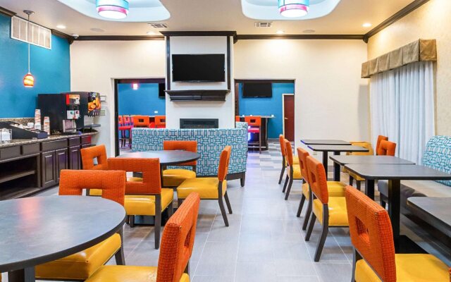 Clarion Inn & Suites Weatherford South