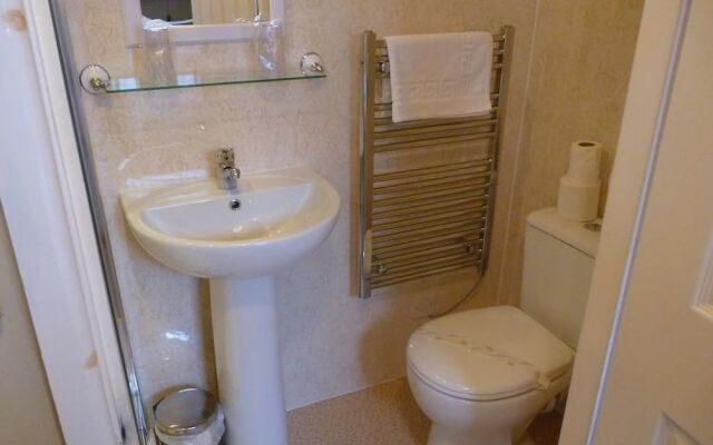 Autumn Leaves Guest House