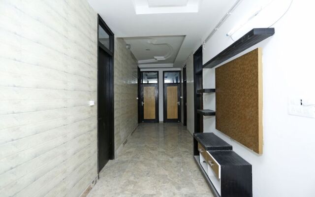 Capital O 8481 Le Tara Residency