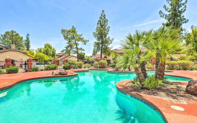 Gilbert Townhome w/ Easy Access to Phoenix!