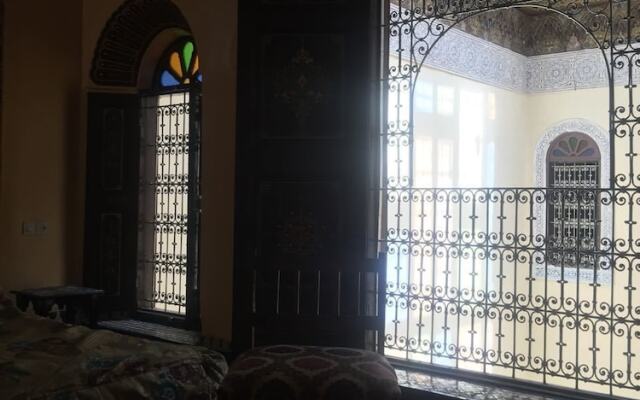 Dar El Karaweiene