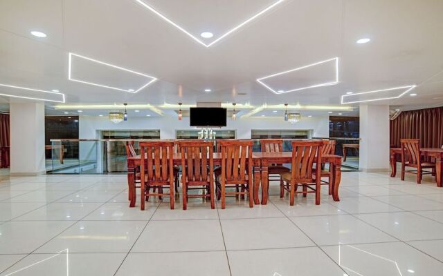 Capital O 63423 Hotel Regal Regency