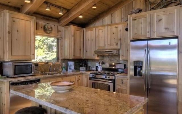 Tash Luxury Vacation Rental by RedAwning