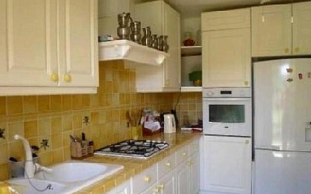 Agréable Villa Familiale Avec Piscine Chauffée, Grand Jardin, Située Proche du Centre du Village de Mouriès Au Coeur Des Alpilles, 10 Personnes, Ls1-140 Baguie Roso