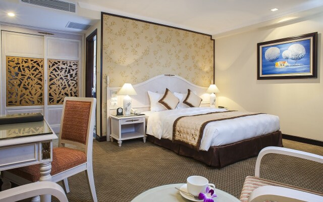Chalcedony Grand Hotel