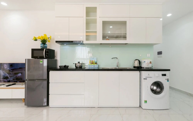 Jennifer House - Millenium Apartment