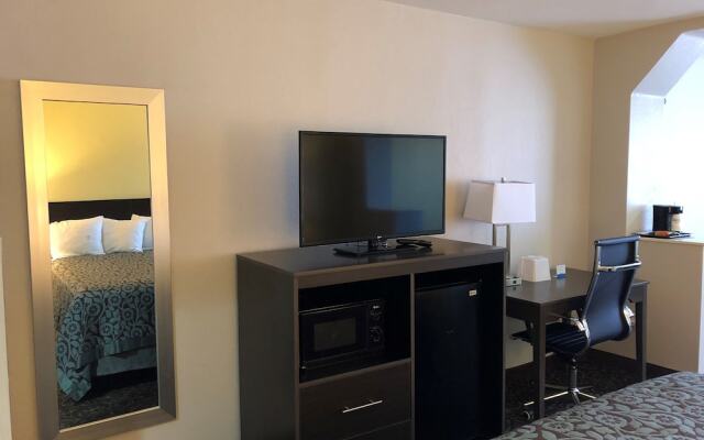 Days Inn By Wyndham Carlsbad, Nm