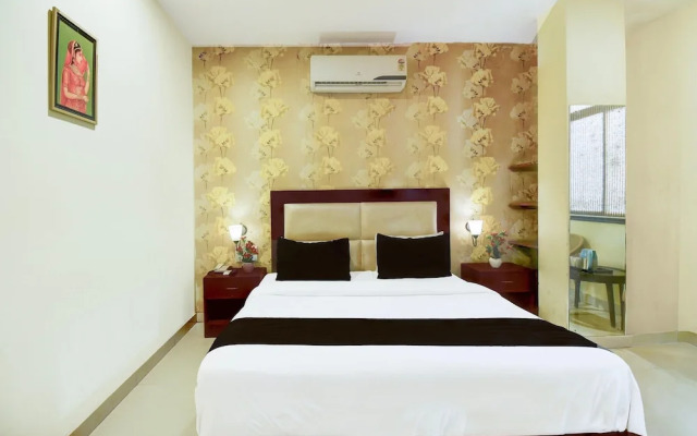Luxury Stays With Pool Near Akshardham Temple
