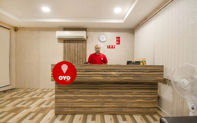OYO 11400 The Down Town Suites
