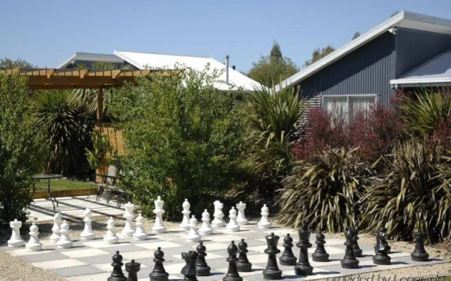 The Claremont Motels & Apartments