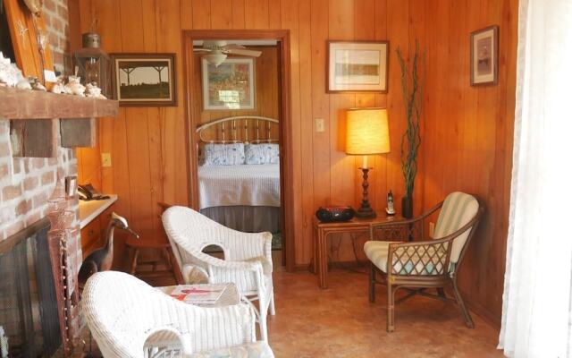 Cedar Creek - 3 Br Home