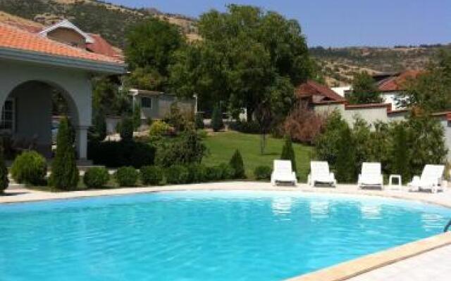 Sunny House