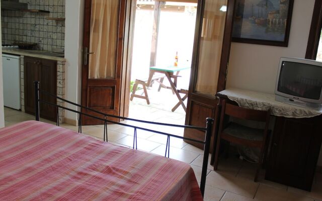 Quaint Holiday Home in Matino With Swimming Pool